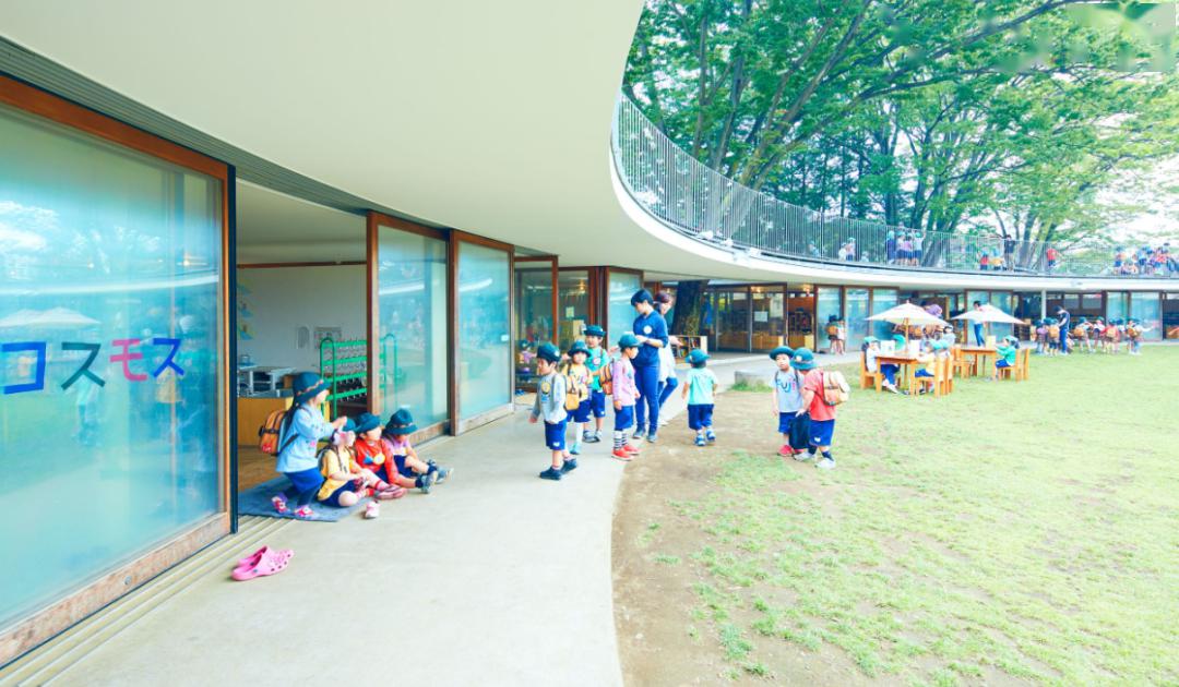 極簡設(shè)計的幼兒園成為孩子釋放天性的樂園