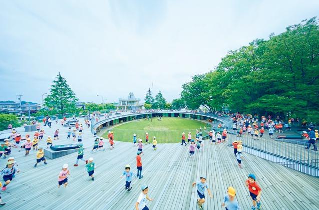 極簡設(shè)計的幼兒園成為孩子釋放天性的樂園