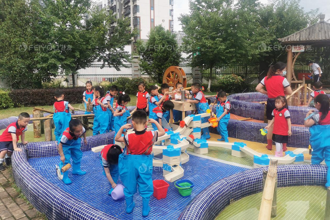 幼兒園沙水玩具讓幼兒玩出創(chuàng)意、玩出價值